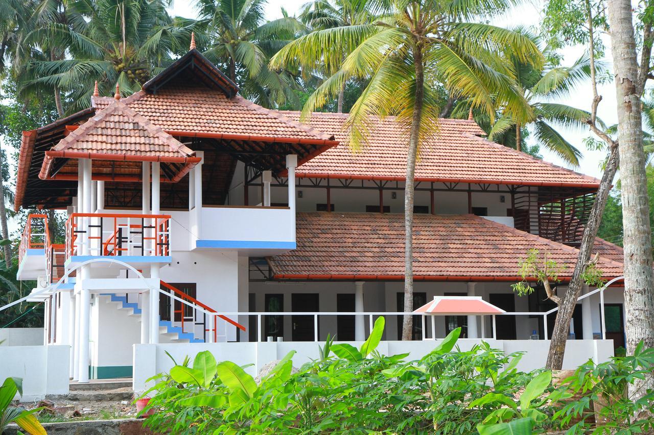 Chaandhni Lake View Hotel Alappuzha Exterior photo