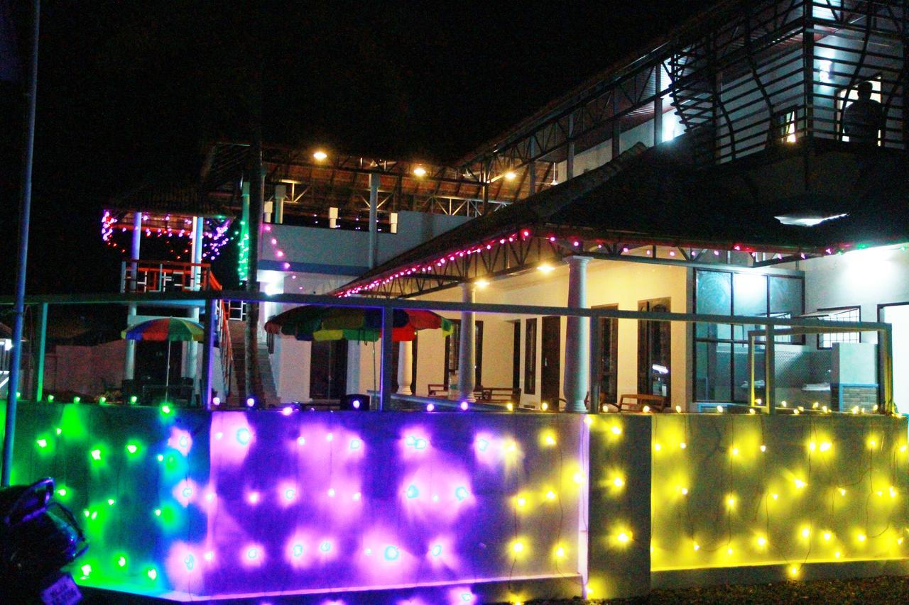 Chaandhni Lake View Hotel Alappuzha Exterior photo